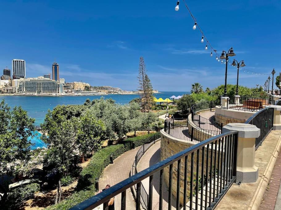 Sea View Penthouse In Tas-Sliema Διαμέρισμα Εξωτερικό φωτογραφία